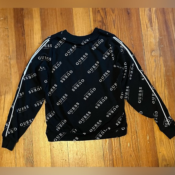 small guess crewneck - Picture 6 of 8